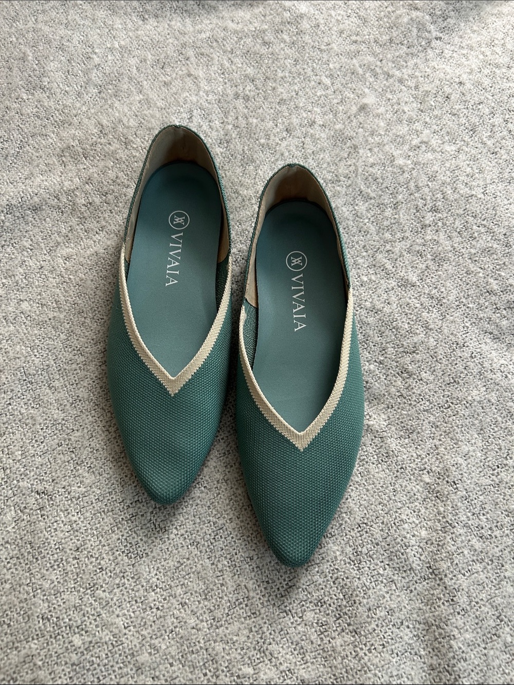 Vivaia Vienna Pointed Toe Flat Teal Size 37